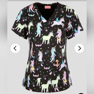 NWT Womans STRETCH V-Neck Print Scrub Top